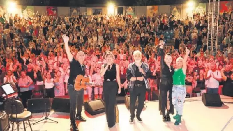 90'lar Nostaljisi Açık Havada! Unutulmaz Şarkılar ve Eğlence Dolu Bir Akşam