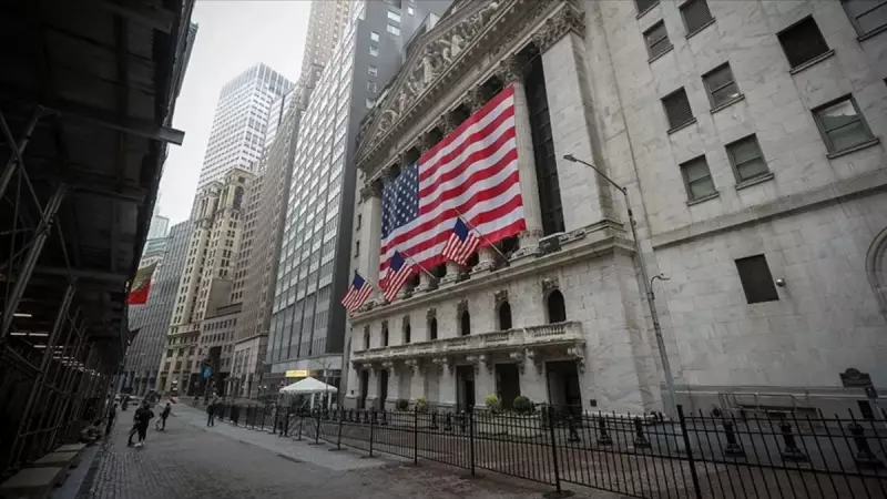 ABD'de İşsizlik Başvurularında Şaşırtıcı Düşüş: İş Piyasası Toparlanıyor Mu?