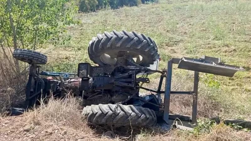 Adana'da Feci Kaza: Traktör Altında Kalan Sürücü Hayatını Kaybetti
