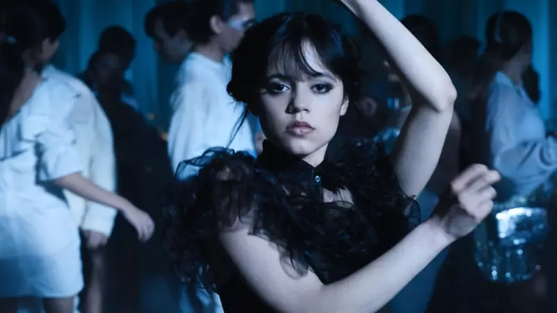 Addams Ailesi: 1960’lardan Günümüze Uzanan Kült Fenomenin Sırları