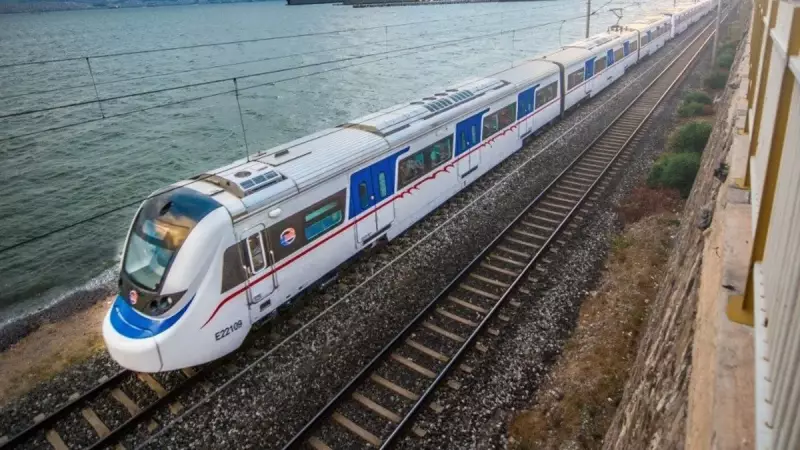 AK Parti'den İZBAN'ın 90 Dakikadan Çıkarılmasına Sert Tepki: 'Bu Karar Kabus Gibi!'