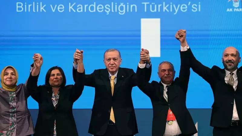 AK Parti'ye Geçişler Sürüyor: 56 Belediye Başkanı Yeni Dönemde Hangi Hamleleri Yapacak?