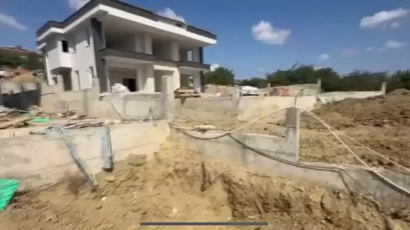 Alacak Verecek Cinayeti: Villa Bahçesinde Dehşet Verici Ceset! 3 Kişi Tutuklandı