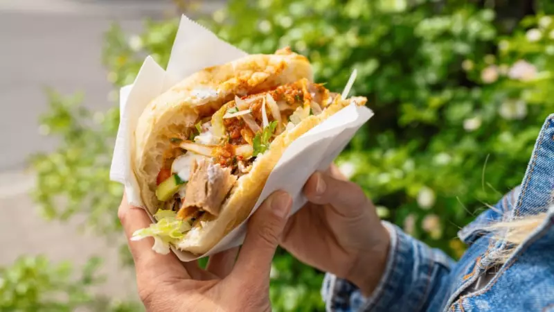 Almanya'da Döner Krizi: Grev Sonrası Fiyatlar 10 Euro'yu Aşabilir!