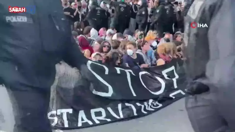 Almanya'da Filistin Eylemcilerine Sert Müdahale: Polis Barikatları Aştı, Göz Yaşartıcı Gaz Devreye Girdi!