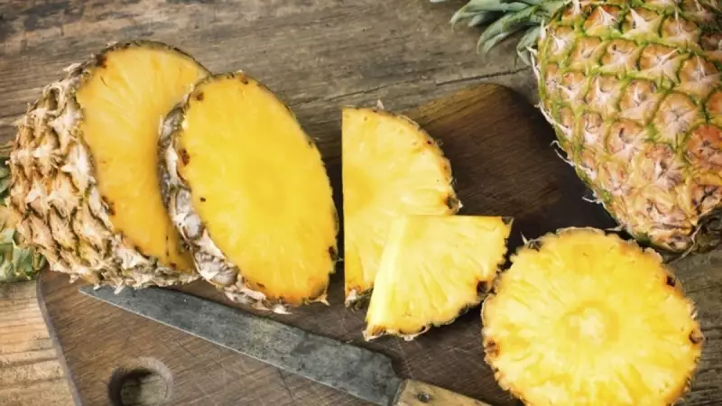 Ananas Seçmenin Püf Noktaları: En Tatlı ve Olgun Ananası Bulmanın Sırları!