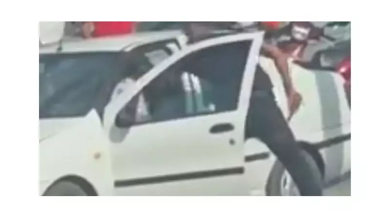 Ankara'da Dehşet Saçan Saldırı: Sürücüyü Bıçak ve Kılıçla Kestiler!