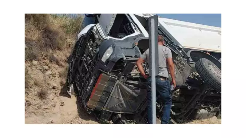 Ankara'da Kontrolden Çıkan Kamyon Feci Şekilde Devrildi: 1 Yaralı!