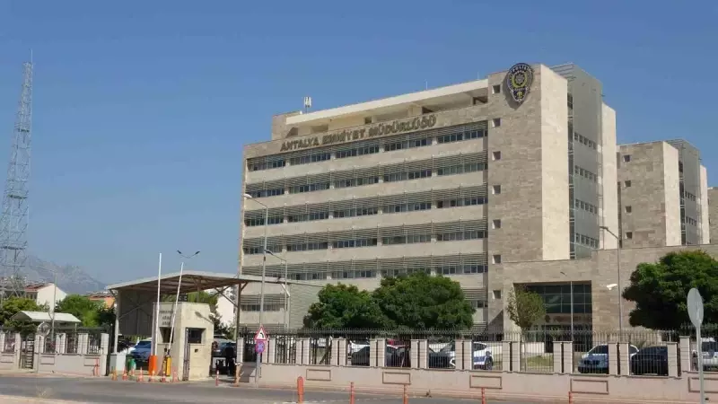 Antalya'da Rüşvet Operasyonu: Büyükşehir Belediyesi'ne Yönelik Soruşturmada 15 Şüpheli Adliyeye Sevk Edildi!
