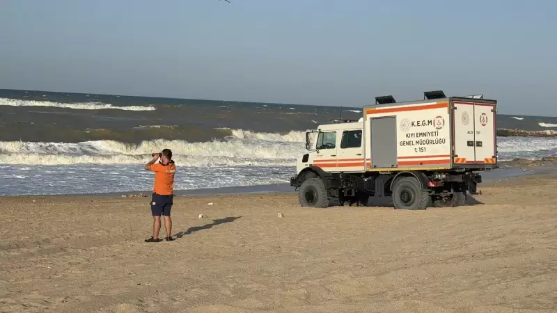 Arnavutköy'de Yasak Dinlemedi, Acı Son: Denize Giren Bir Kişi Boğuldu!