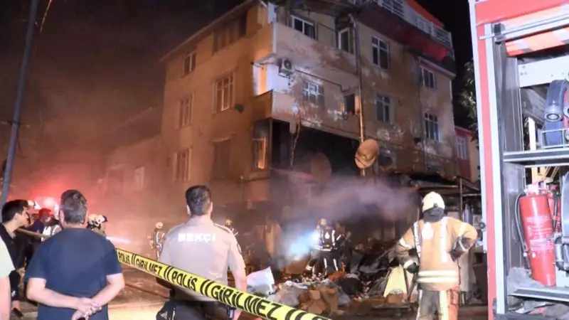 Avcılar'da Çorap Atölyesinde Çıkan Yangın Korku Dolu Anlar Yaşattı!