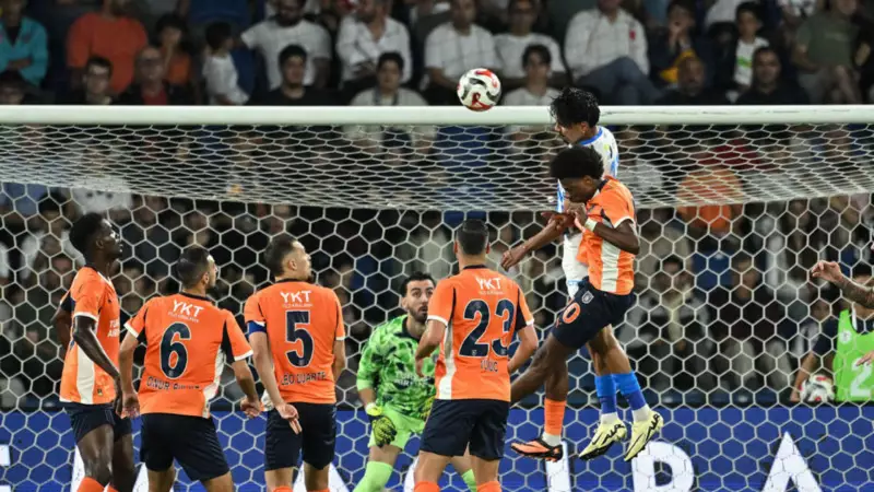 Başakşehir, Craiova'ya Avrupa'da Veda Etti: UEFA Konferans Ligi'nde Hüzünlü Son!