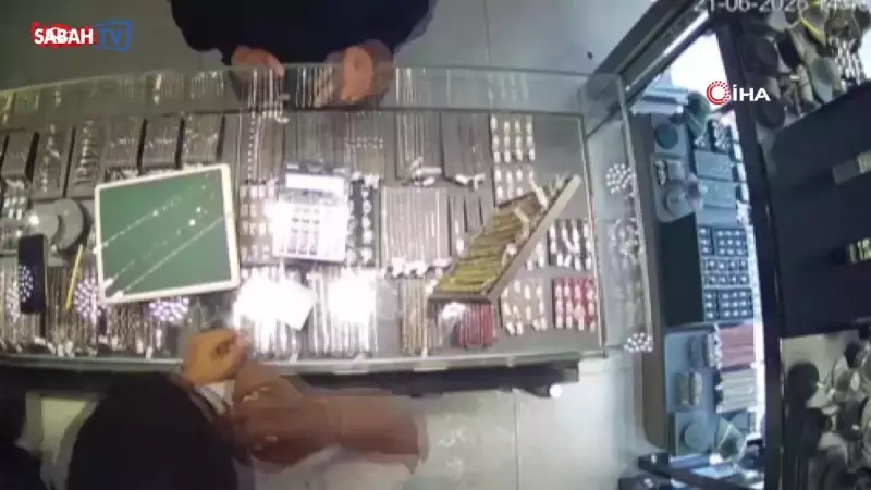 Bahçelievler'de Kuyumcu Soygunu: 160 Bin TL'lik Altın Kolye Göz Açıp Kapayıncaya Kadar Kayboldu!