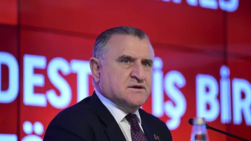 Bakan Bak, Başakşehir - Craiova Maçını Tribünden İzledi! İşte O Anlar