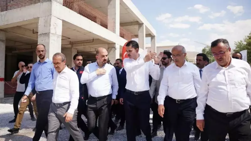 Bakan Kurum, Bakırcılar Çarşısı'nda 24 Saat Mesai Duyurusuyla Esnafın Yüzünü Güldürdü!