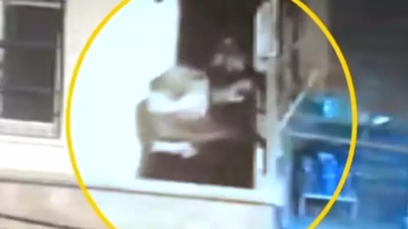 Balkonlar Arasında Silahlı Çatışma: Mahalle Sakinleri Korku Dolu Anlar Yaşadı!