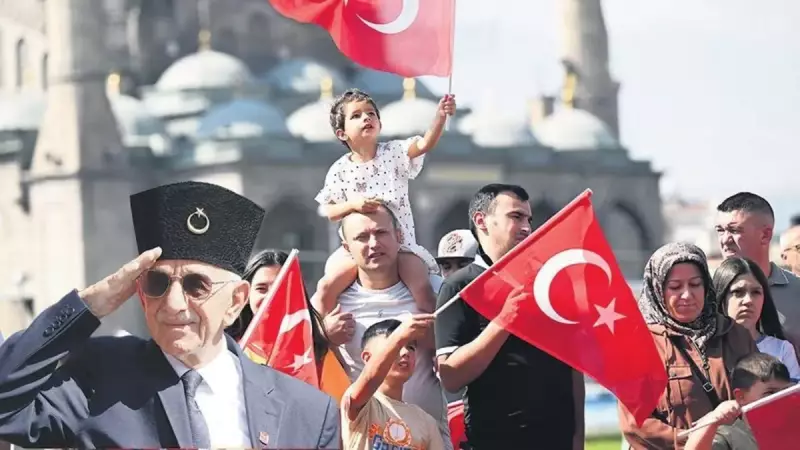 Bayram Coşkusu Üç Kıtada: Hava, Kara ve Denizde Muhteşem Kutlamalar!