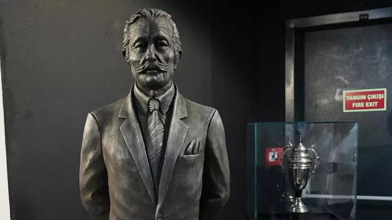 Beşiktaş Efsanesi Şükrü Seba'nın Heykeli Müzede Yerini Aldı!