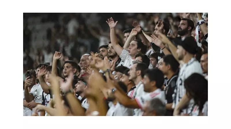 Beşiktaş Taraftarlarından Şok Protesto: Takım ve Başkan Adalıya Sert Tepki!