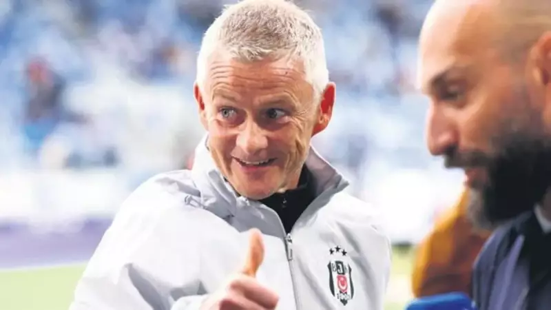 Beşiktaş'ta Sentetik Çim Krizi: Taraftarlar ve Futbolcular İsyan Etti!