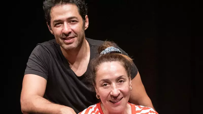 Binnur Kaya ve Mert Fırat, 'Açık İlişki Oyunu' ile Sahneye Fırtına Gibi Çıkıyor!