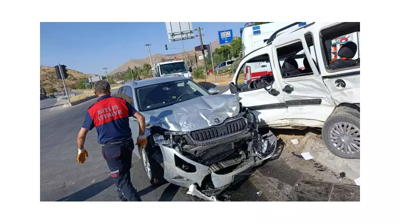 Bitlis'te İki Aracın Çarpışması: 7 Yaralı – Acil Müdahale Devrede!