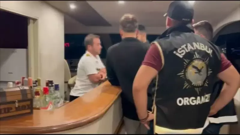 Boğaz'da Karanlık Amaçlı Tekne: Suç Örgütü Propagandası Yapan Gemiye Baskın!