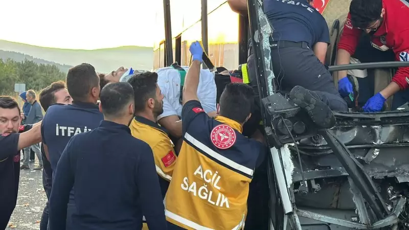 Bolu Otoyolu'nda Korkunç Kaza: Otobüs ile Kamyon Çarpıştı, 1 Kişi Hayatını Kaybetti, 10 Yaralı