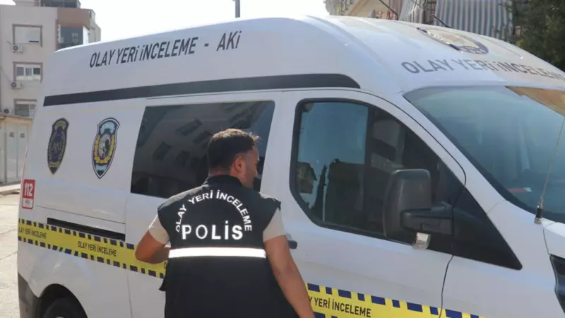 Cezaevinden Çıkar Çıkmaz Kanlı Bıçaklı: Ev Baskınında 2 Kişi Yaralandı!