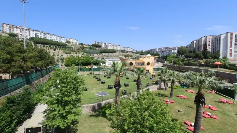 CHP'li Karabağlar Belediyesi'nde Şok Edici İddia: Havuz Projesinde 25 Milyon Liralık Usulsüzlük!