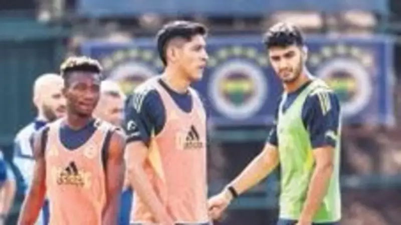 Edson Alvarez Fenerbahçe'de! İlk Antrenmanında Göz Kamaştırdı