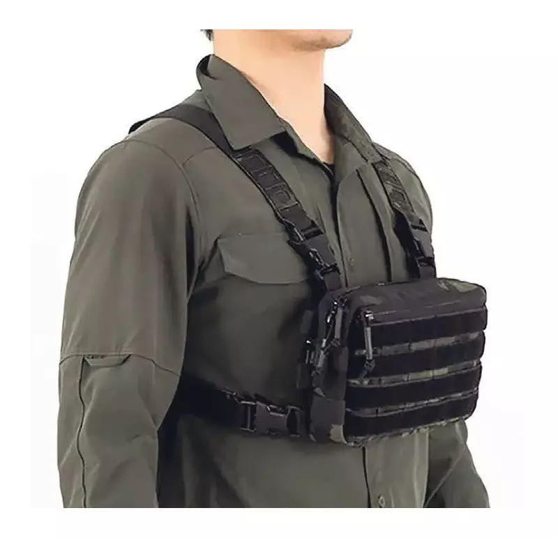 Erkek Çantaları Moda Sahnesinde: Kadınların Çanta Çılgınlığı Yerini Erkek Aksesuarlarına Bırakıyor!