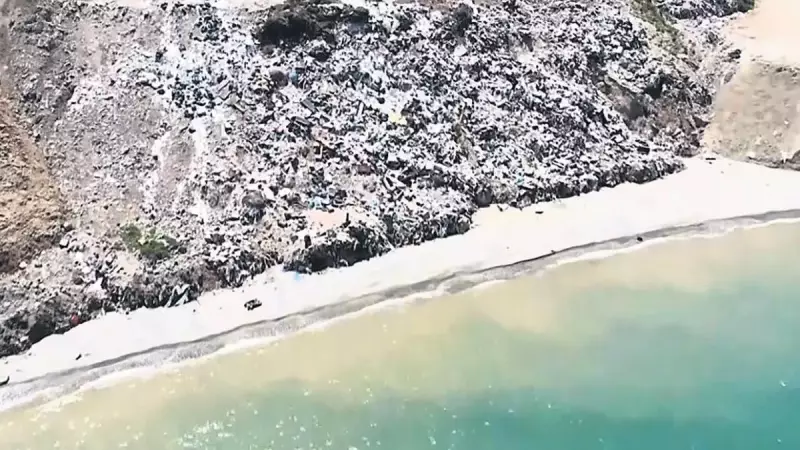 Eski Masmavi Plaj, Şimdi Dev Bir Çöp Dağına Dönüştü! İşte Üzücü Görüntüler