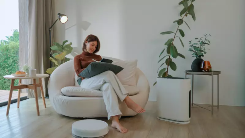 Evinizde Mini Tatil Keyfi: Doğal Kokular ve Loş Işıkla Huzur Dolu Bir Köşe Yaratın