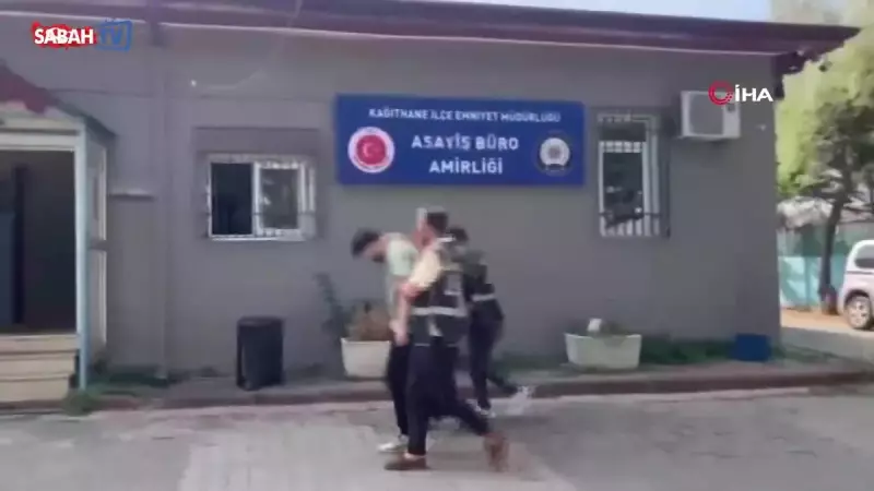 Fatih'te Kurusıkı Tabanca Operasyonu: 2 Gözaltı! Gerçeğe Dönüştürülen Silahlar Ele Geçirildi