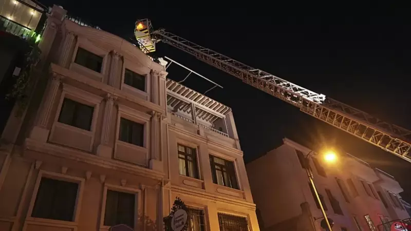Fatih'teki Otelde Çıkan Yangın İstanbul'u Korkuya Boğdu! İşte Tüm Detaylar