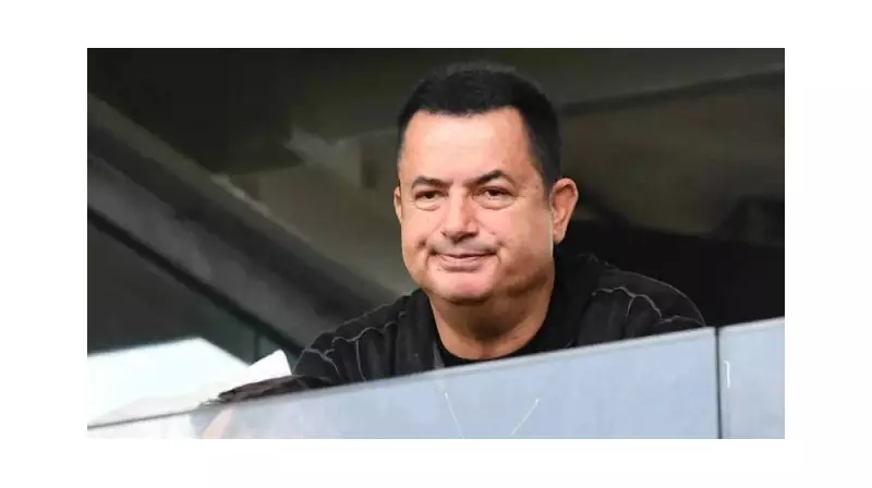 Fenerbahçe-Feyenoord Maçında Acun Ilıcalı'ya Büyük Tepki: Tribünler Ayağa Kalktı!