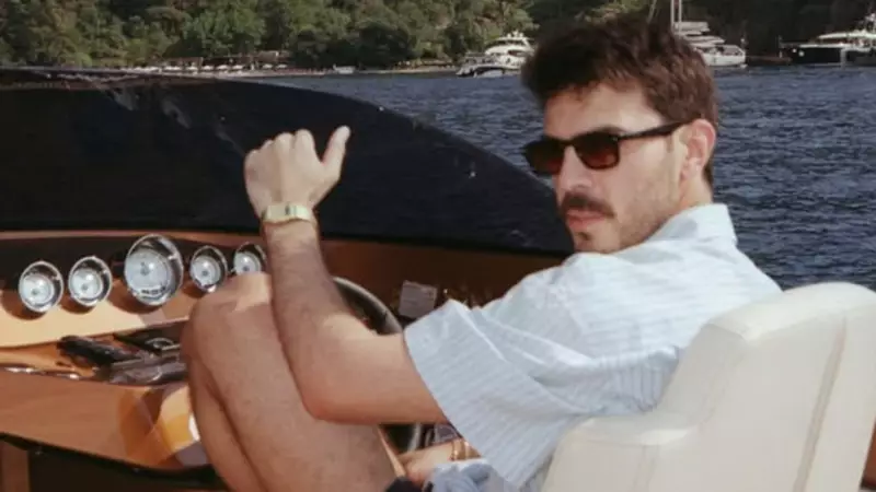 Fotoğrafçı Mesut Adlı'nın Özel Mesajları Deşifre Oldu: Magazin Dünyasını Karıştıran Gelişme!