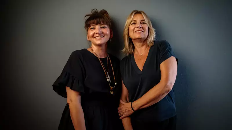 Güler Özince ve Birsen Tezer'den Muhteşem Düet: 'Eksik Kalır' Şarkısına Yepyeni Yorum!