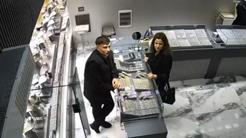 Güzellik Uzmanının Sahte Altın Dolandırıcılığı: WhatsApp Grubuyla Esnafı Nasıl Kandırdı?