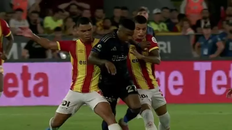 Göztepe'de Kırmızı Kart Şovu: Üç Oyuncu Birden Dışarıda!