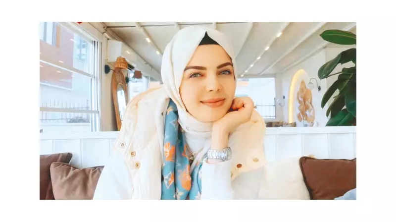 Şiirin İyileştirici Gücü: 'Hâlâ Delirmediğimi Hatırlatıyor Bana'