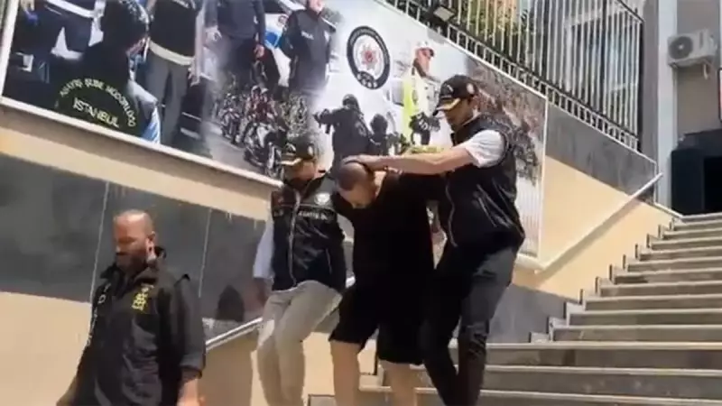 Kaçak Hükümlü, Kuşadası'nda Kumun Altına Saklanırken Yakalandı!