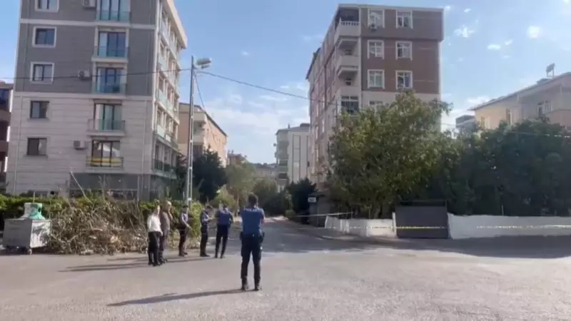 Kartal'da Fırtına Dehşeti: 7 Katlı Binanın Çatısı Uçtu!