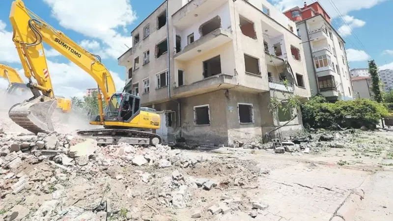 Kentsel Dönüşümde Dev Adım: 'Yarısı Bizden' Kampanyası ile 71 Bin Bağımsız Bölüm Yenileniyor!