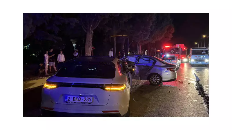 Kocaeli'de İki Araç Kafa Kafaya Çarpıştı: 4 Yaralı!