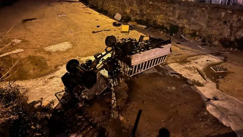 Kocaeli'de Park Halindeki Kamyonet Birden Hareket Etti ve Derede Alevler Yükseldi!