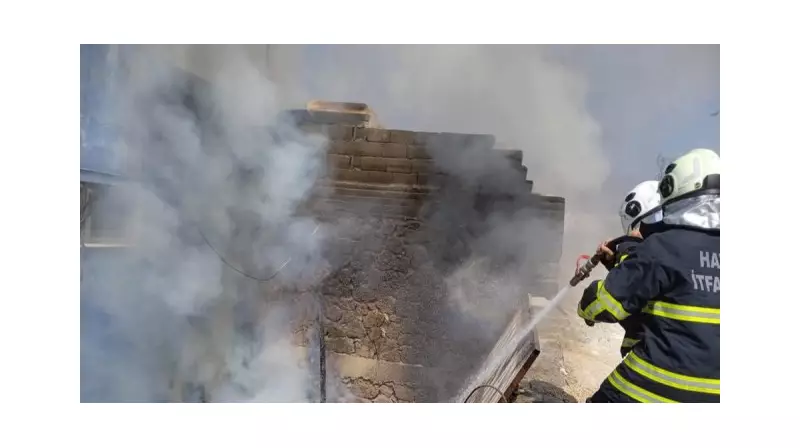 Kırıkhan'da Fabrika Deposunda Çıkan Yangın Korku Dolu Anlar Yaşattı!