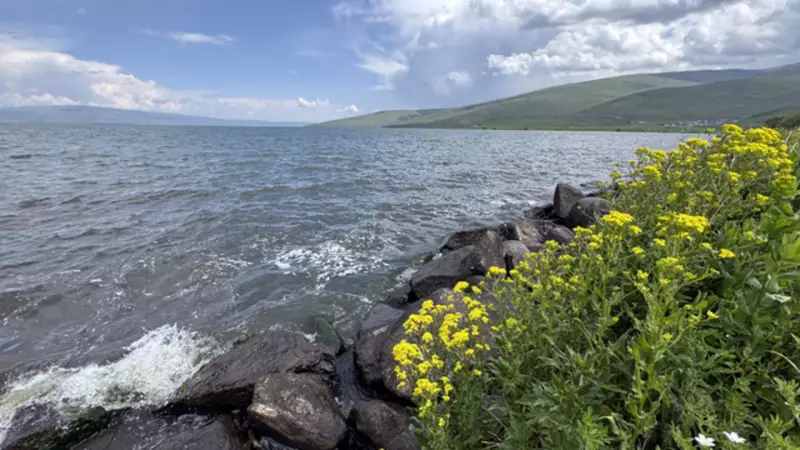 Çıldır Gölü: Doğu'nun Saklı Cenneti Nerede? İşte Keşfetmeniz Gereken Detaylar!