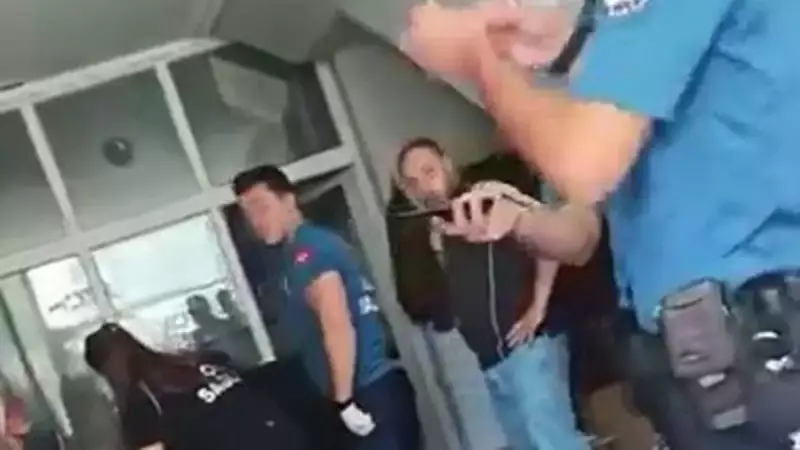 Mersin'de Dehşet Verici Olay: Ev Sahibi, Annesini Rahatsız Eden Kişiye 'Namus Temizliği' Dediği Silahlı Saldırı Düzenledi!